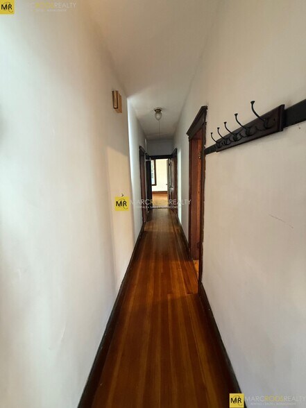 Building Photo - 20 Glade Ave
