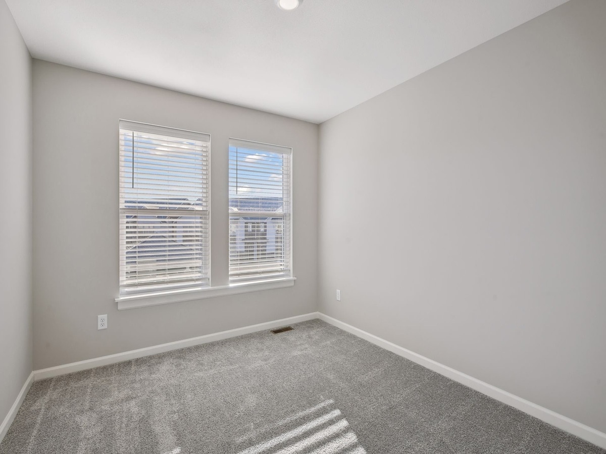 Building Photo - 2434 N Blossom Cir
