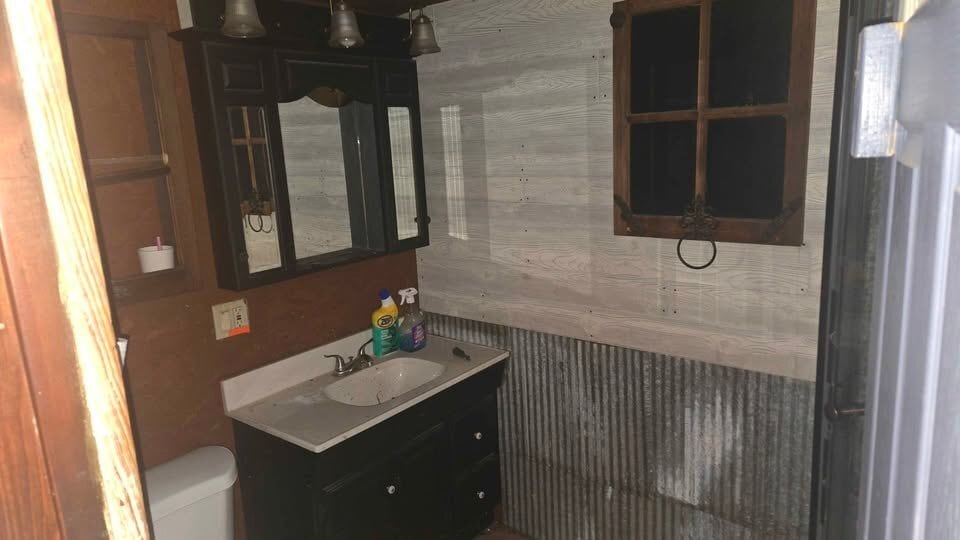 Building Photo - 222 S Broadway St