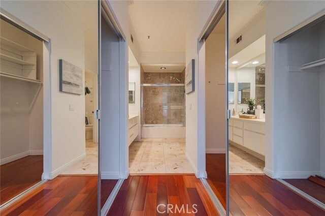 Building Photo - 2 Ellisworth Aisle