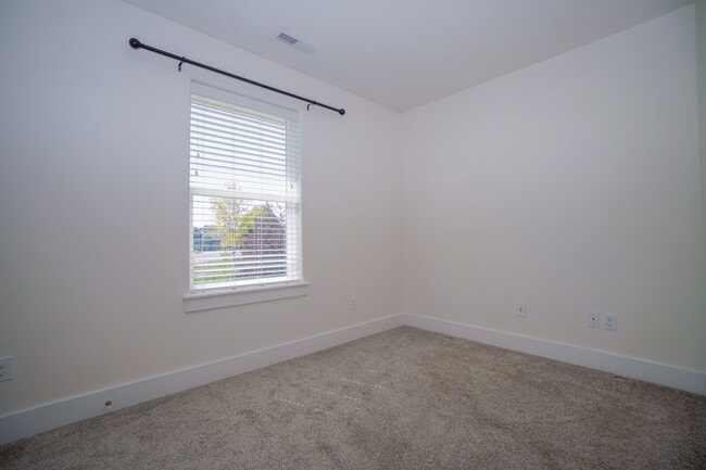 Building Photo - 1655 N Azurite Pl