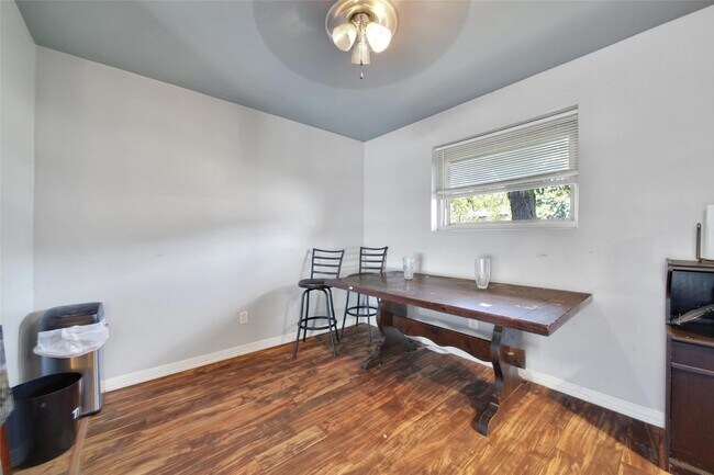 Building Photo - 1559 Diplomat Way