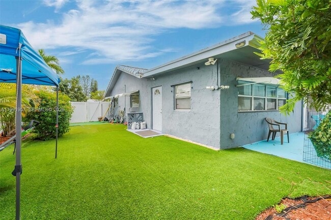 Building Photo - 7211 NW 76th St