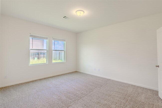 Building Photo - 6307 Highland Hts Dr