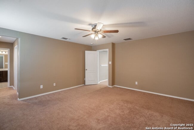 Building Photo - Comfortable Living in a Gated Community Near It All