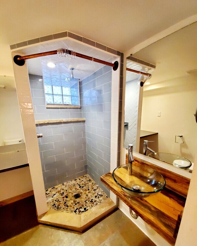 Building Photo - 719 Remington St