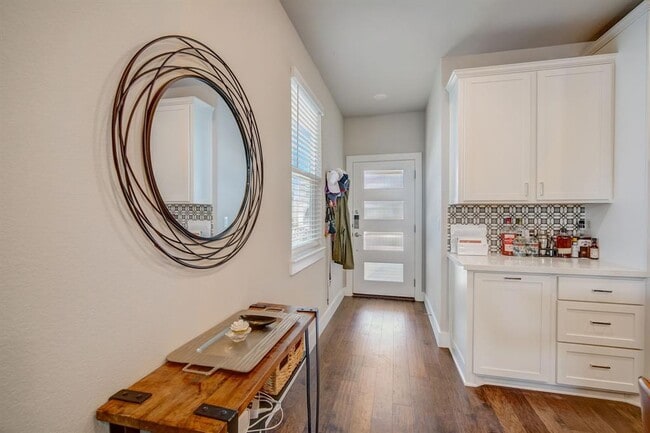 Building Photo - 5407 Jason Dr