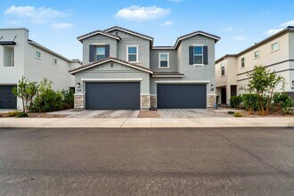 Building Photo - Professionally Designed, Fully Furnished townhome on one of Arabella’s Premium Lots | Scottsdale’...