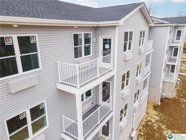 Building Photo - 948 N Front St