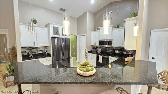 Building Photo - 268 Grosbeak Ave