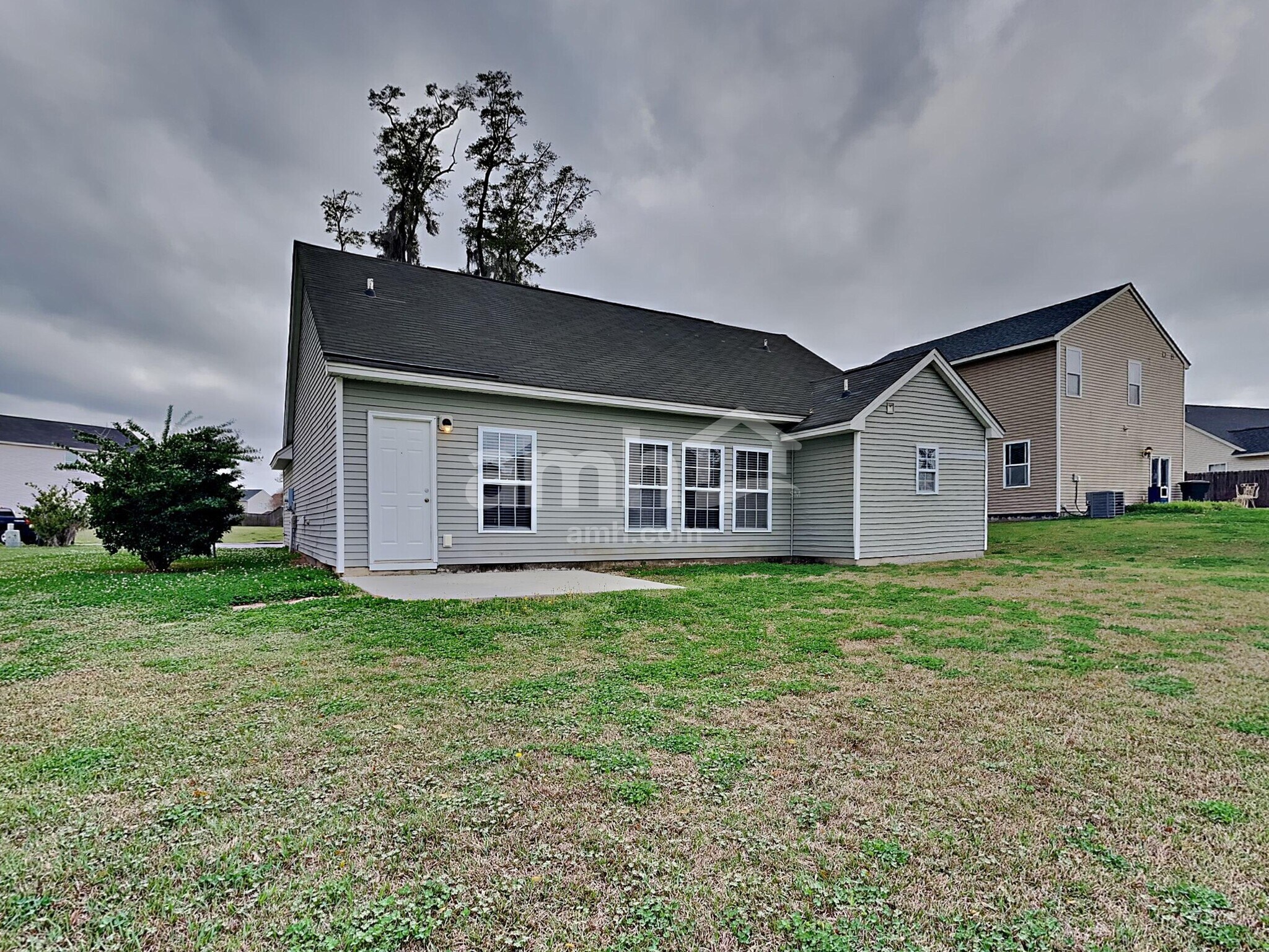 Building Photo - 425 Watershed Dr