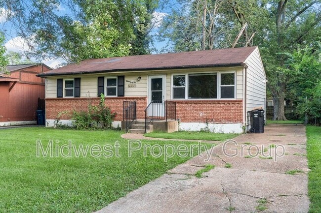 Building Photo - 1364 Farmview Ave