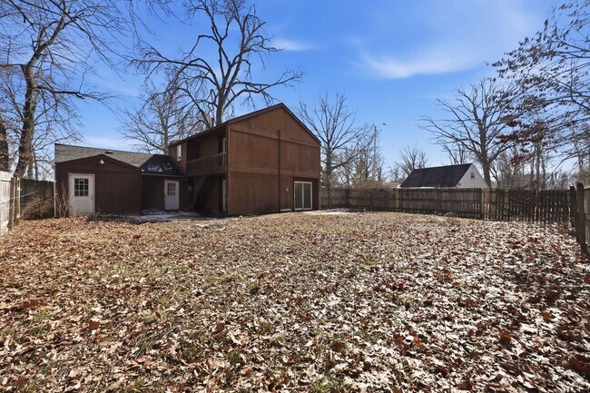 Building Photo - COMING SOON - 3 Bedroom house with updated features and fenced in yard!