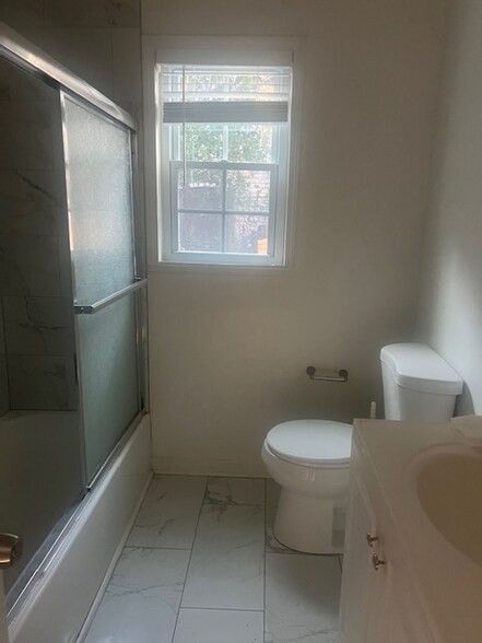 Building Photo - 407 15th Ave S