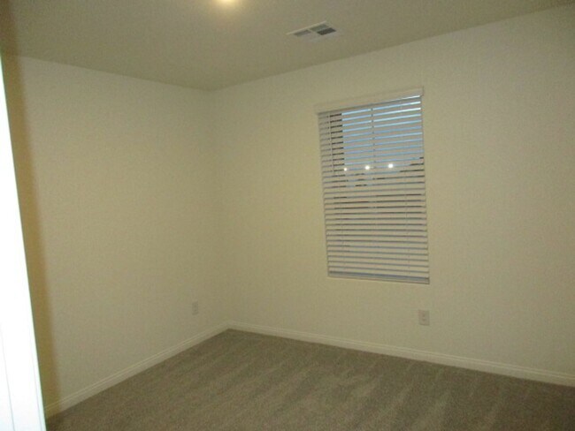 Building Photo - Blue Lark