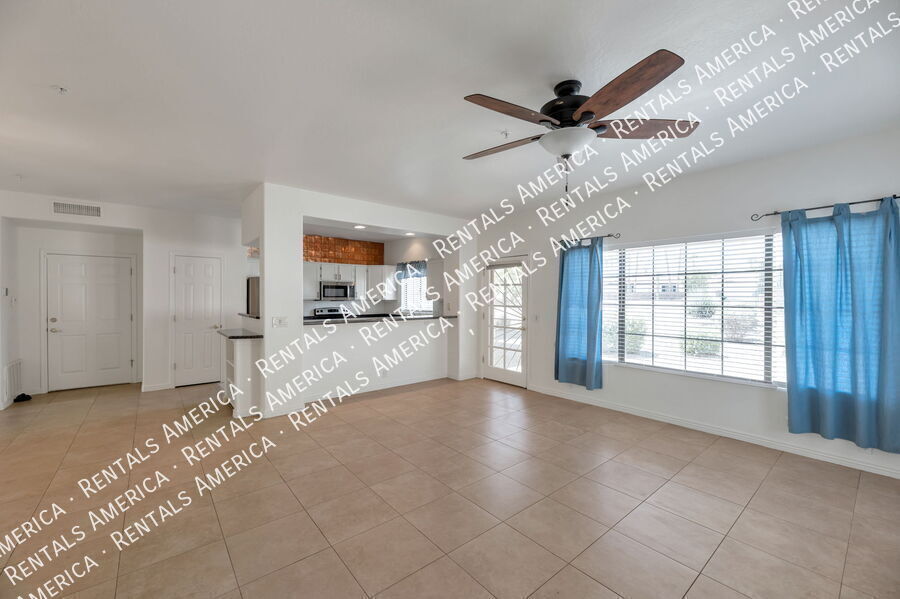 Building Photo - 9253 N Firebrick Dr