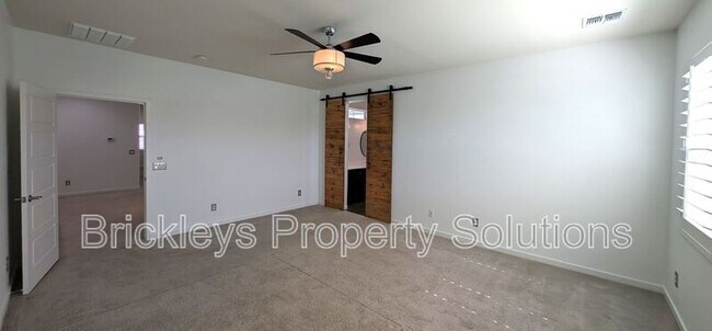 Building Photo - 2632 S Tobin