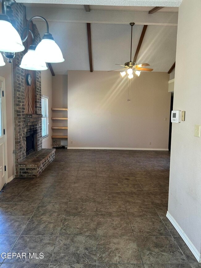 Building Photo - 612 Mary Stuart Dr