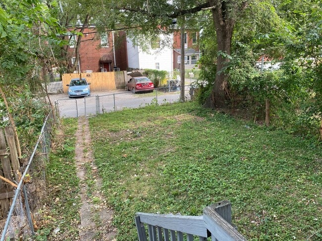 Building Photo - Spacious 2BR/1BA SFH in Benton Park West