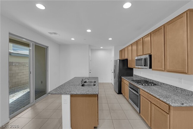 Building Photo - 11680 Hamilton Lk Ave