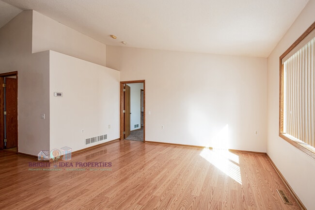 Building Photo - 2737 Douglas Dr N