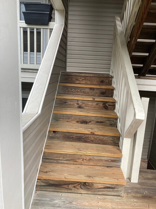 Building Photo - 698 Bartons Landing Pl