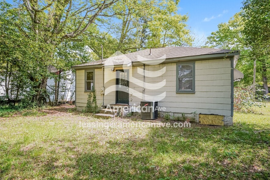 Building Photo - 209 Meadowdale Dr