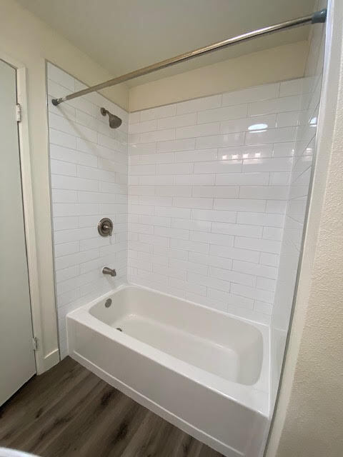 Bathtub - 222 S Central Ave