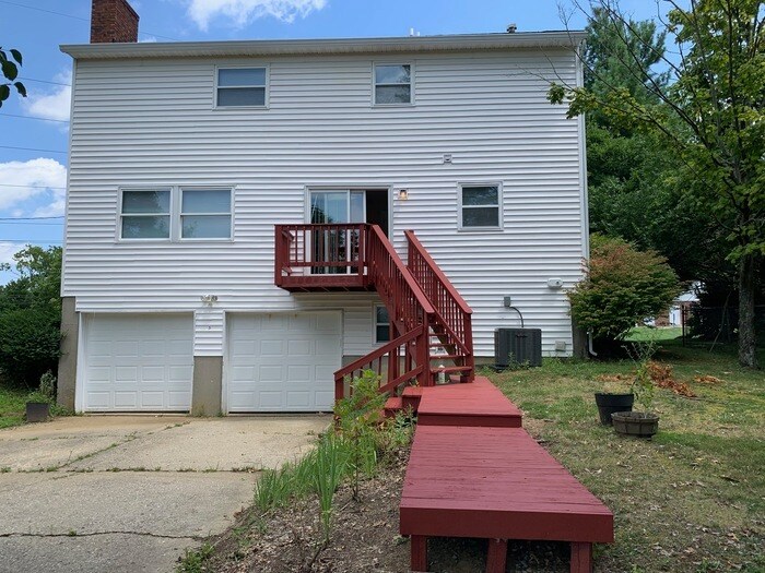 Building Photo - 43 Surrey Ct