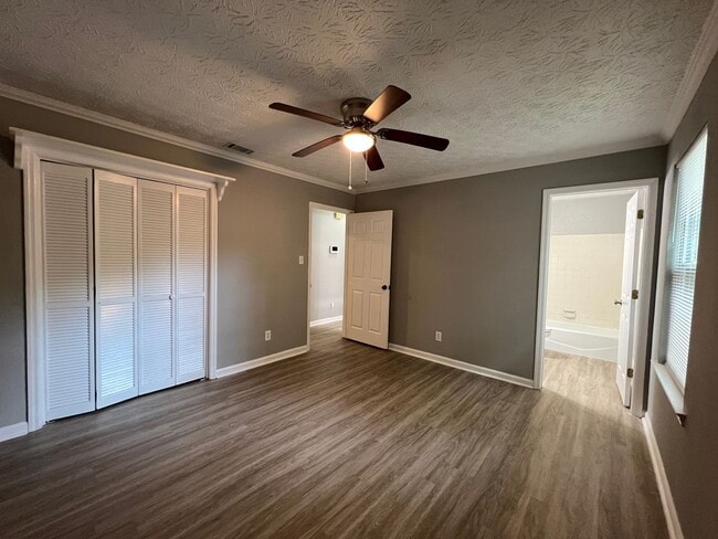 Building Photo - 3 bedroom 2 bath home in Village Green