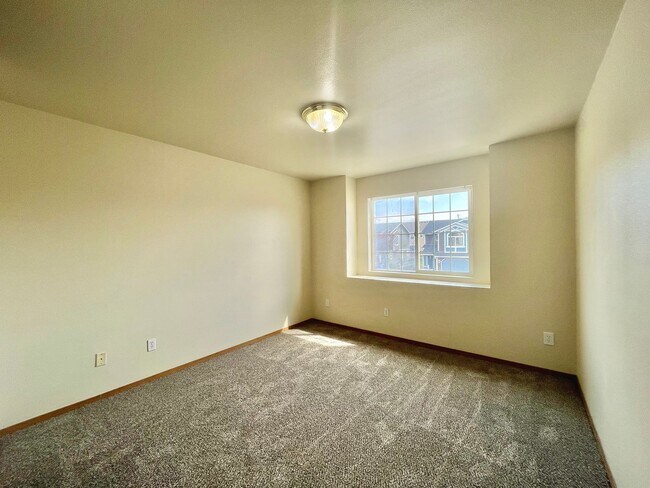 Building Photo - 2105 Yellowstone St