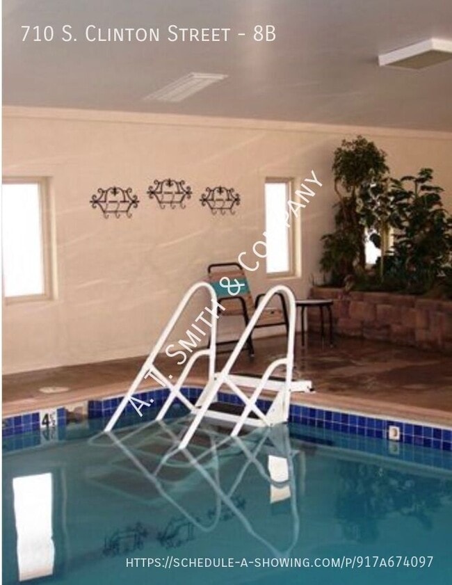 Building Photo - 710 S Clinton St