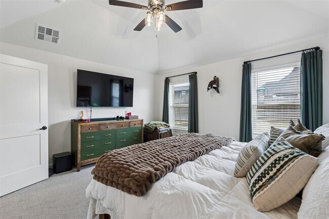 Building Photo - 2232 Los Angeles Ave