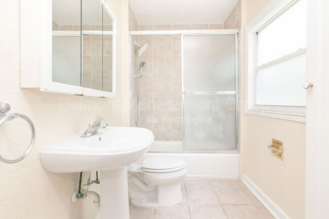 Building Photo - 1313 Buckingham Rd