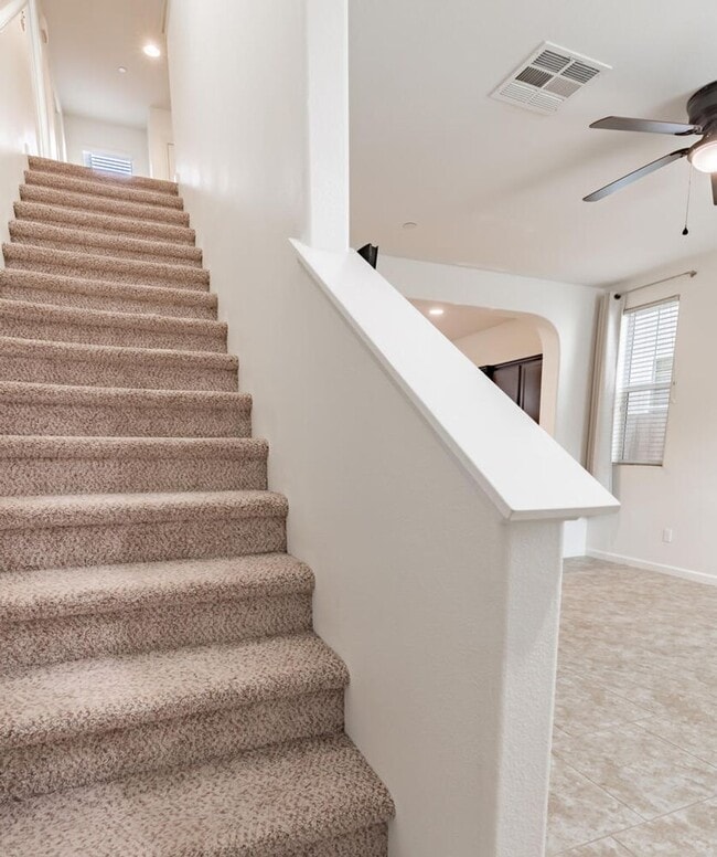 Building Photo - Clovis Loma Vista  3 Bedroom/2.5 Bath Home For Lease