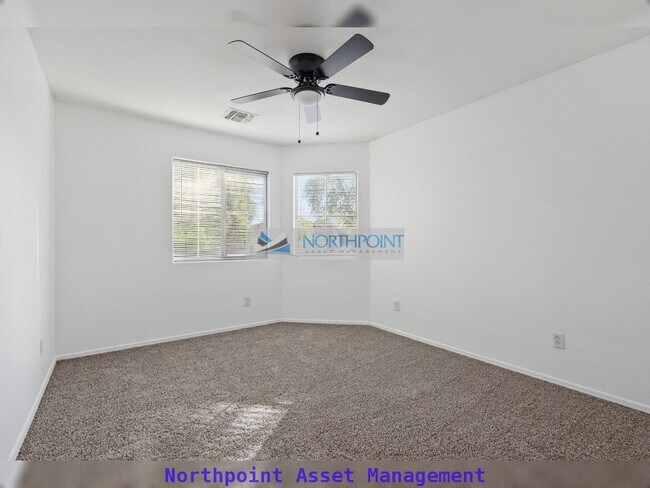 Building Photo - 4BR/2BA | Newly Renovated Single Family Home | 2-Car Covered Parking | Large Yard in Phoenix!