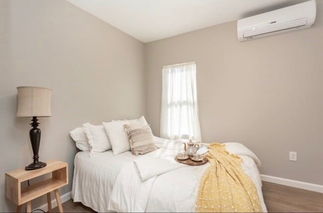 Building Photo - 31 Hicks St