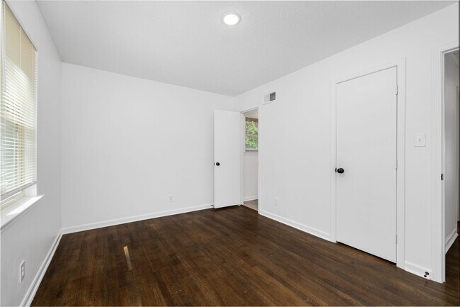 Building Photo - 3 bedroom, 2 bath recently renovated in Southaven