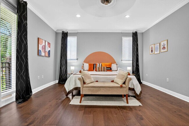 Building Photo - 1705 NE 11th St