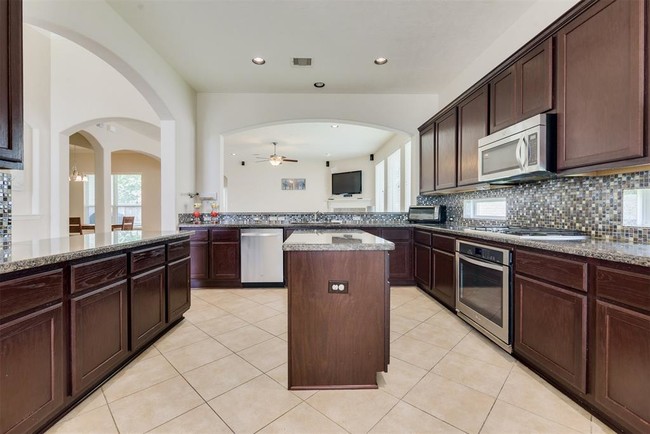 Building Photo - 24918 Azalea Ranch Dr