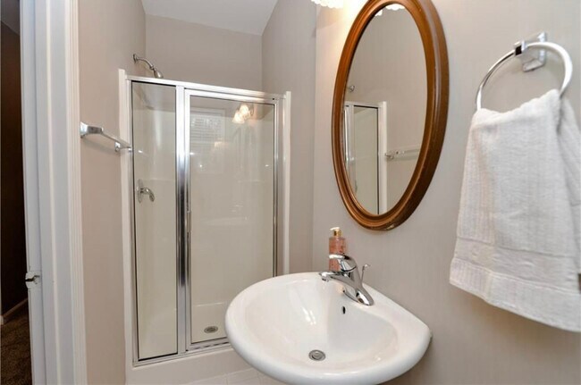 Building Photo - 3345 Deer Valley Dr