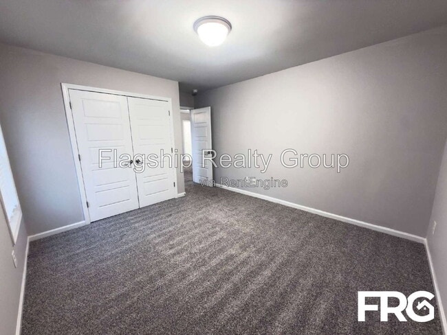 Building Photo - 100 Kettle Dr