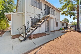 Building Photo - 2-Bedroom 1st-Floor Apartment – Move In To...