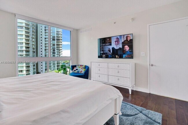 Building Photo - 150 Sunny Isles Blvd