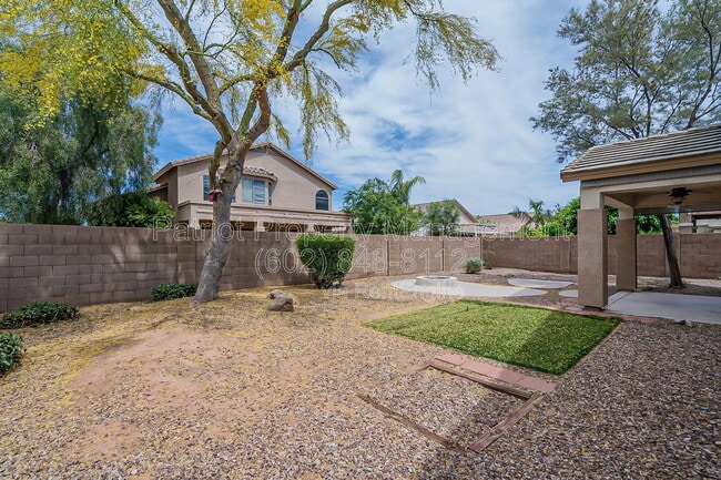 Building Photo - 3536 E San Pedro Ave