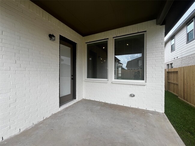 Building Photo - 10923 Cres Spg Dr