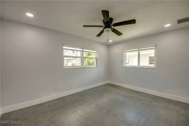 Building Photo - 4312 S Pacific Cir