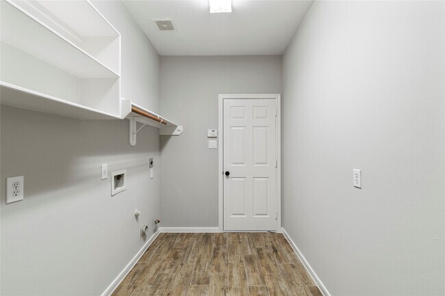 Building Photo - 521 Ironwood Forest Dr