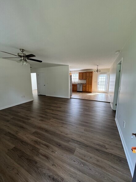 Building Photo - 7901 Hilham Rd