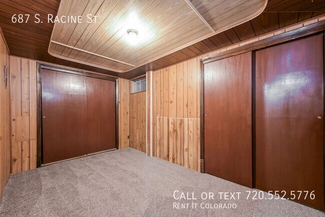 Building Photo - 687 S Racine St